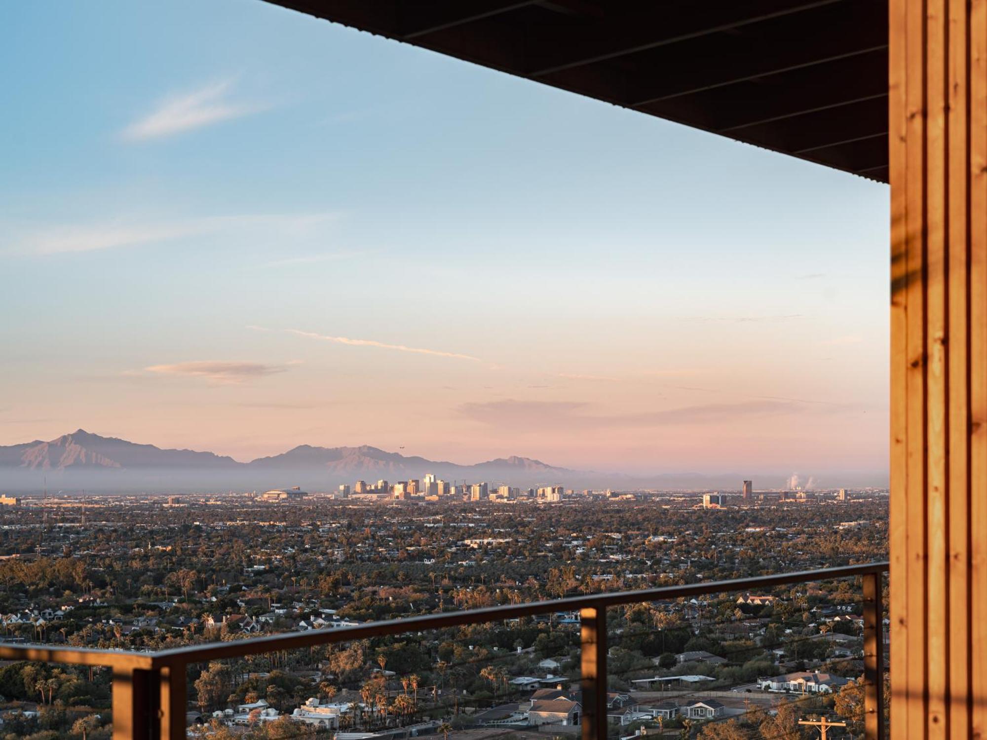 Stay Skyeview - Camelback Mountaintop Oasis Phoenix Exterior photo